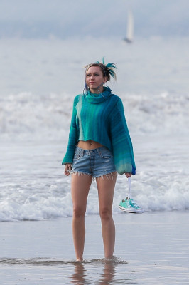 Miley Cyrus pic #1013069