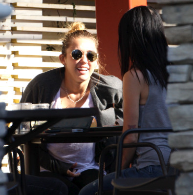 Miley Cyrus pic #483558