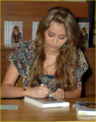 Miley Cyrus pic #148505