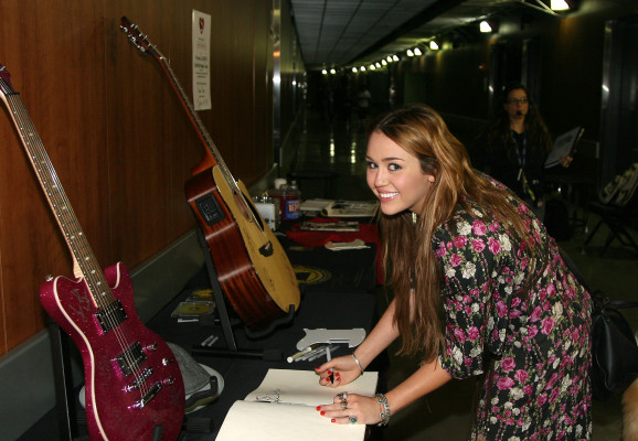 Miley Cyrus pic #357592