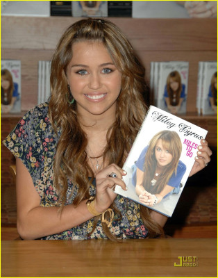 Miley Cyrus pic #148503