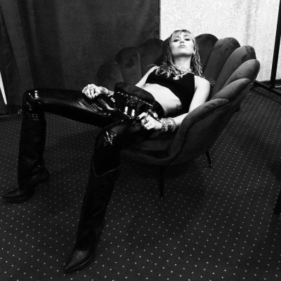 Miley Cyrus pic #1207135