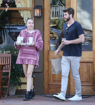 Miley Cyrus pic #1010356