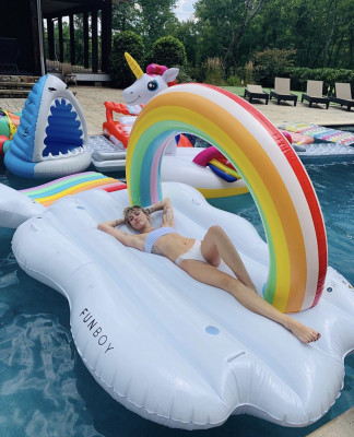 Miley Cyrus pic #1203275