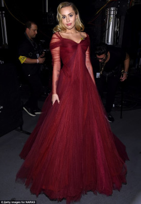 Miley Cyrus pic #1036094