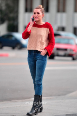 Miley Cyrus pic #464025