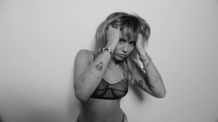 Miley Cyrus pic #1180096