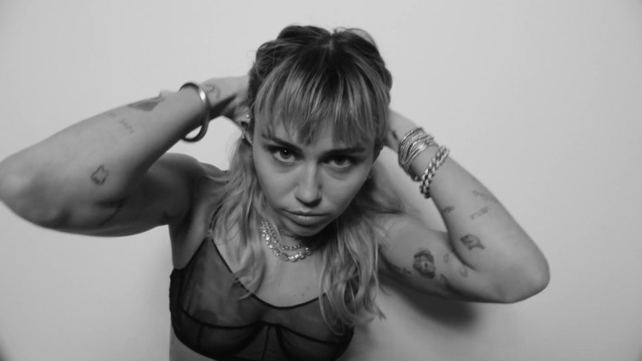 Miley Cyrus pic #1180094