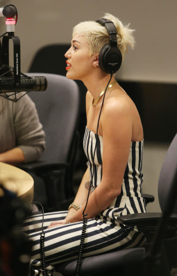Miley Cyrus pic #619735