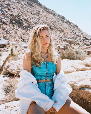 Miley Cyrus – Photoshoot March 2019