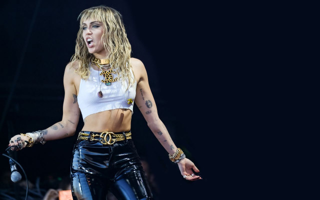 Miley Cyrus Wallpapers (+7)