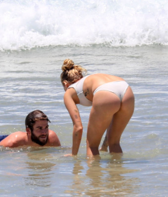 Miley Cyrus pic #1031176