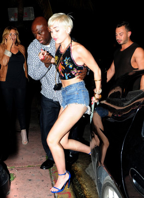 Miley Cyrus pic #714035