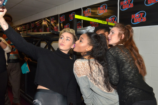 Miley Cyrus pic #687199