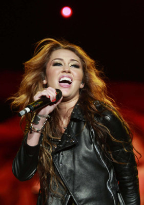Miley Cyrus pic #303324