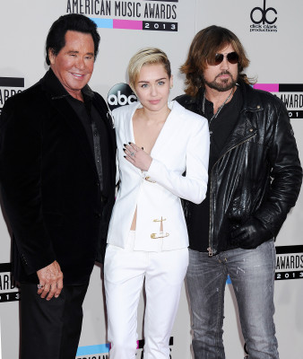 Miley Cyrus pic #681539