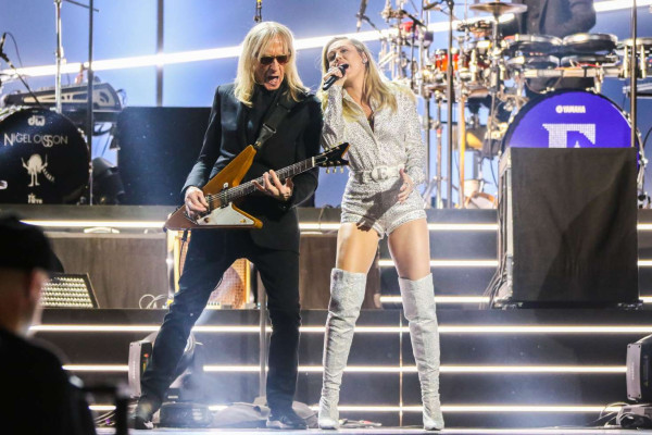Miley Cyrus – ‘Elton John – I’m Still Standing – A Grammy Salute’ Concert 