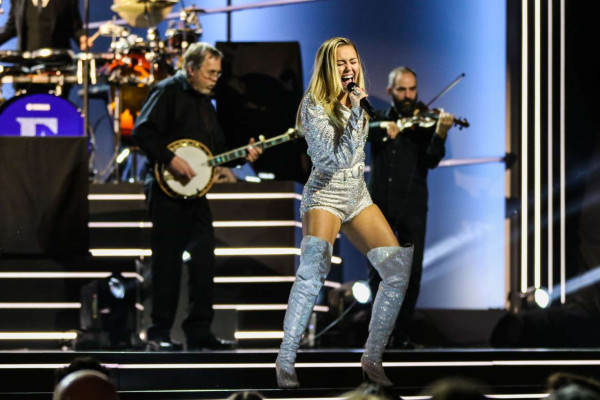 Miley Cyrus – ‘Elton John – I’m Still Standing – A Grammy Salute’ Concert 