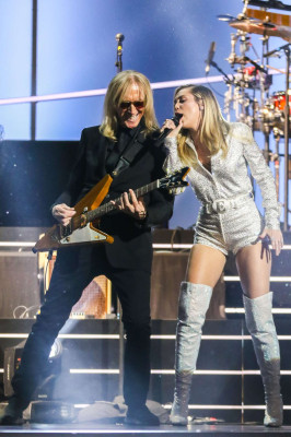 Miley Cyrus – ‘Elton John – I’m Still Standing – A Grammy Salute’ Concert 