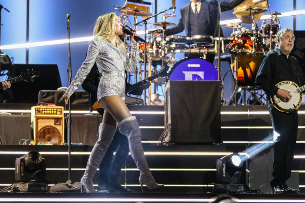 Miley Cyrus – ‘Elton John – I’m Still Standing – A Grammy Salute’ Concert 