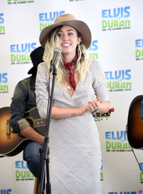 Miley Cyrus – Elvis Duran Z100 Morning Show in NYC