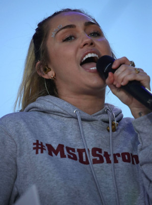 Miley Cyrus – March For Our Lives Event in LA 