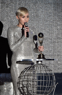 Miley Cyrus pic #735299