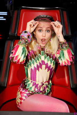 Miley Cyrus – ‘The Voice’ Final in Burbank