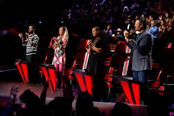 Miley Cyrus – ‘The Voice’ Final in Burbank