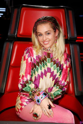 Miley Cyrus – ‘The Voice’ Final in Burbank