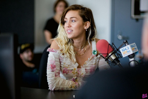 Miley Cyrus – Visiting 104.3 MYfm Studios in Los Angeles 4/15/2017