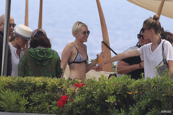 Miley Cyrus pic #742705