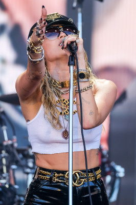 Miley Cyrus pic #1192625