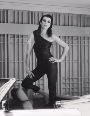 Milla Jovovich – Elle Magazine Italia April 2019