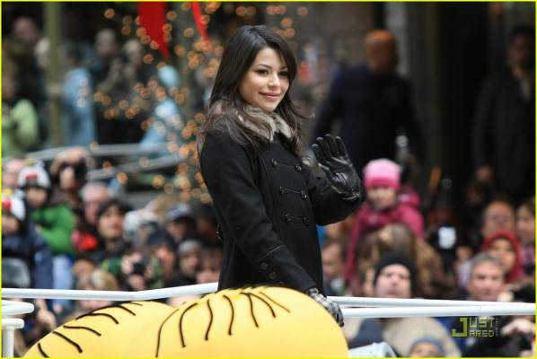 photo 6 in Miranda Cosgrove gallery [id318657] 2010-11-29 00:00:00