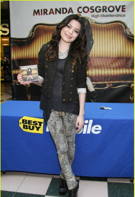 photo 5 in Miranda Cosgrove gallery [id374723] 2011-03-22 00:00:00