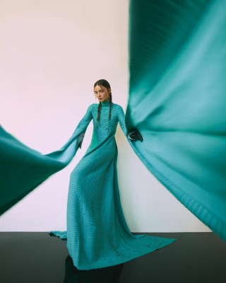 Miranda Kerr by Greg Swales for Harper&#039;s Bazaar Greece (November 2021)