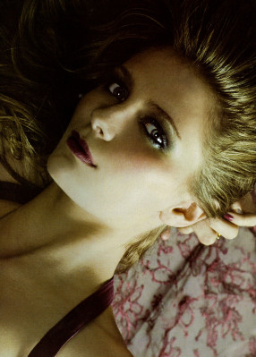 photo 4 in Mischa Barton gallery [id33512] -0001-11-30 00:00:00