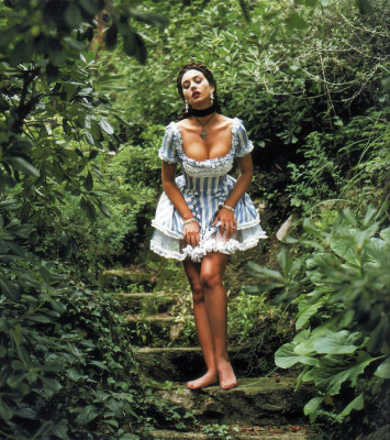 Monica Bellucci by Helmut Newton for Vogue (1993)