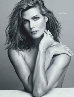 MONTSERRAT OLIVER in Vnidades Magazine, Mexico January 2020