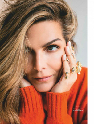 MONTSERRAT OLIVER in Vnidades Magazine, Mexico January 2020