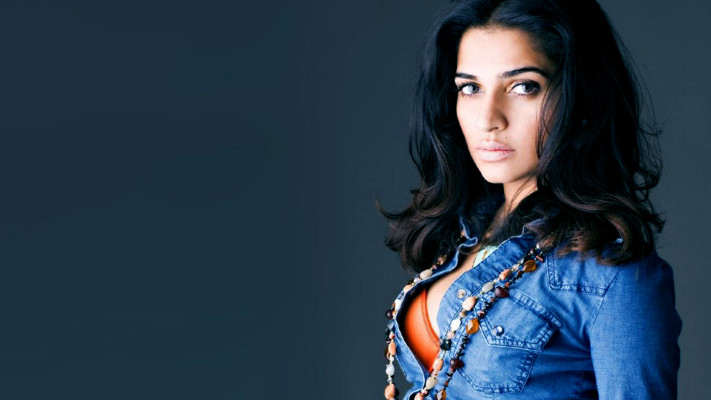 Nadia Ali