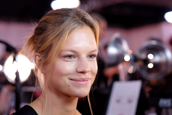 Nadine Leopold – 2018 Victoria’s Secret Fashion Show Backstage in NYC