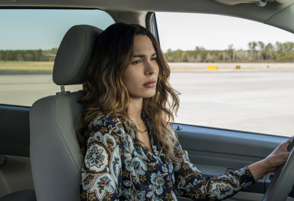 Nadine Velazquez - Six (2017) 1x01 &#039;Pilot&#039;
