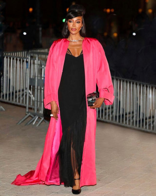 Naomi-Campbell-Nedelya-mody-v-Parizhe