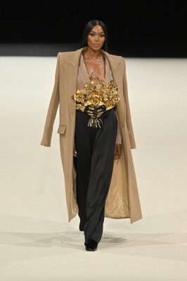 Naomi-Campbell-Closes-Out-Balmain-Menswear-Show-at-Paris-Fashion-Week-2
