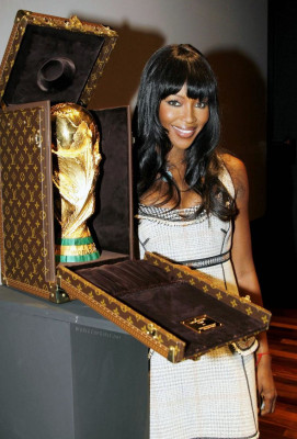 photo 23 in Naomi Campbell gallery [id576935] 2012-11-05 00:00:00