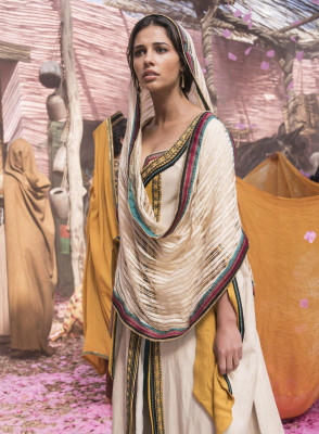 Naomi Scott - &quot;Aladdin&quot; Stills || 2019