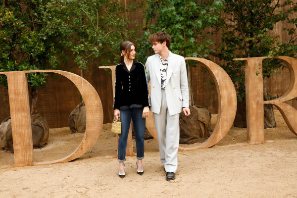 Natalia Dyer and Charlie Heaton – Christian Dior Fashion Show in Paris 09/24/201