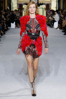 Natalia Vodianova – Walks Balmain Fashion Show in Paris